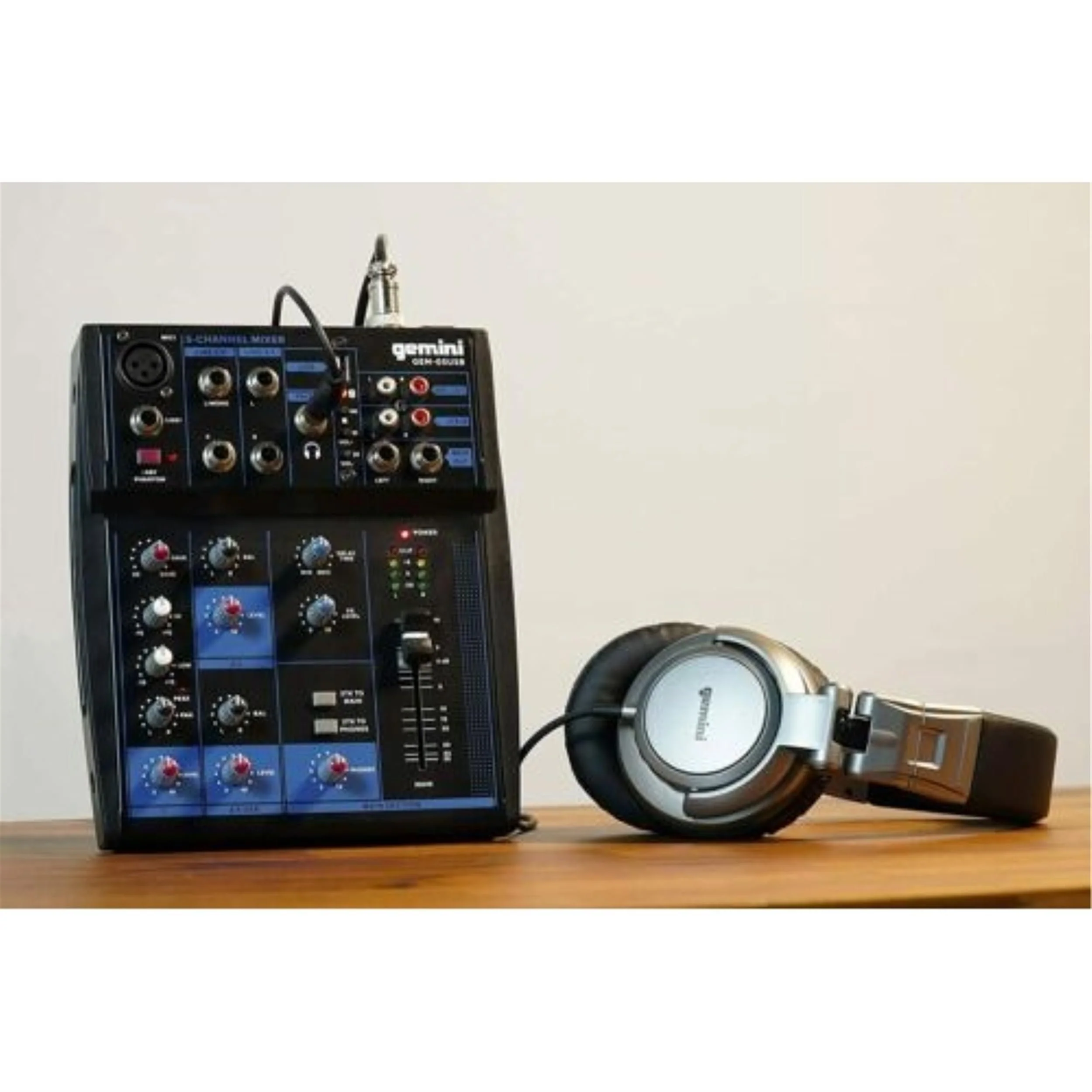 Gemini Sound GEM-05USB compact 5-channel mixer with Bluetooth and USB playback — XLR mic input, +48V phantom power, onboard delay FX - Image 3