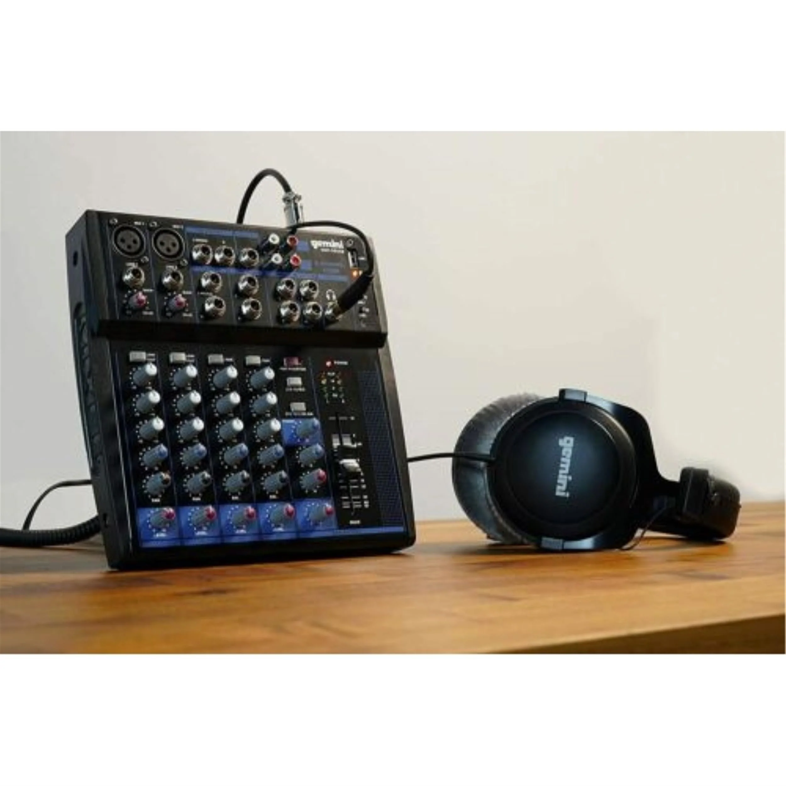 Gemini Sound GEM-08USB compact 8-channel Bluetooth mixer — 8 inputs, 2 mic preamps with phantom power, USB and Bluetooth playback - Image 4