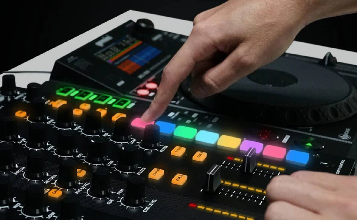 Gemini Sound DJ controller 4-channel, USB playback — for DJs at every level (PMX-20) - Image 3
