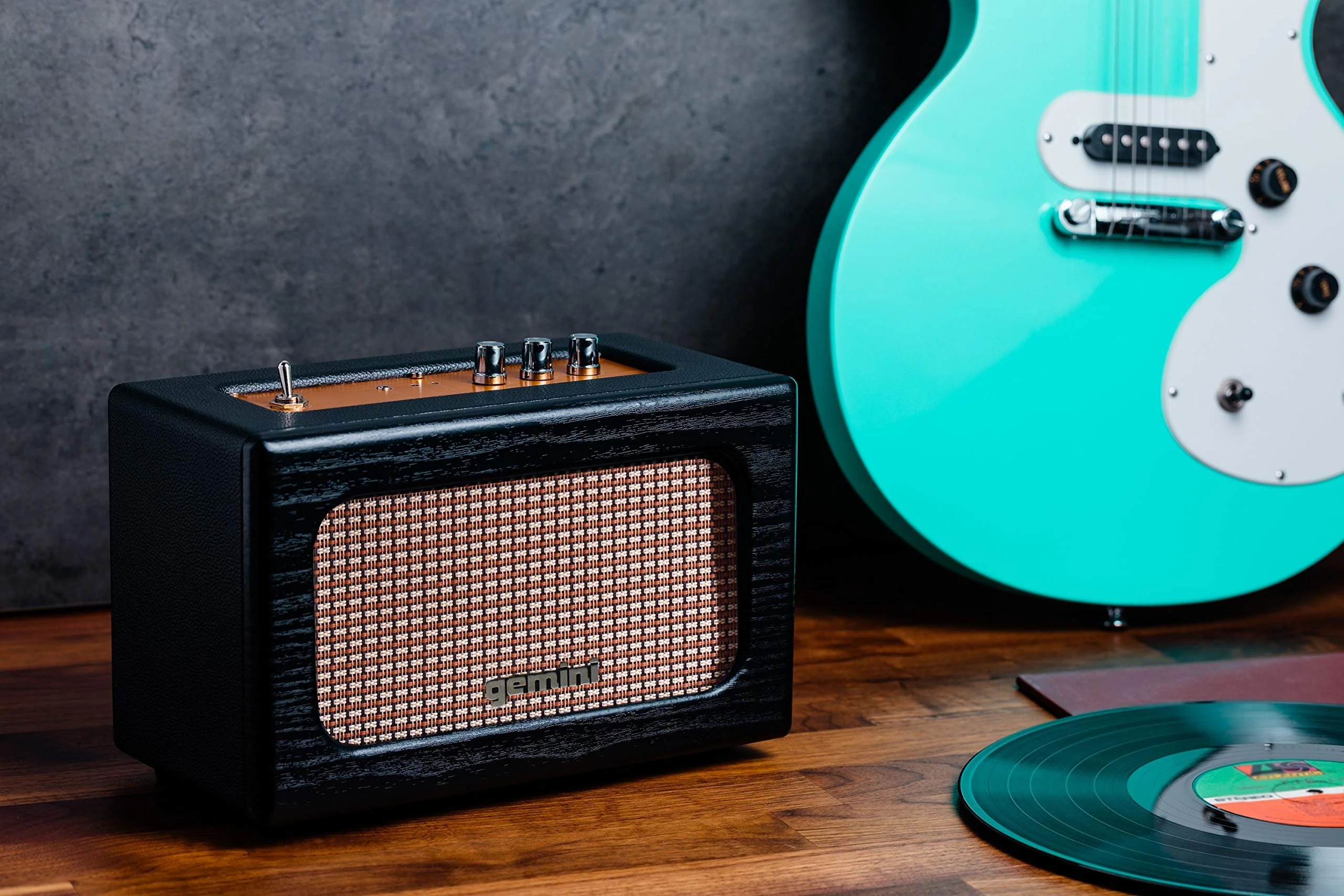Gemini Sound GTR-100 portable retro Bluetooth speaker — 30W peak, dual 3" woofers, 8-hr battery - Image 6
