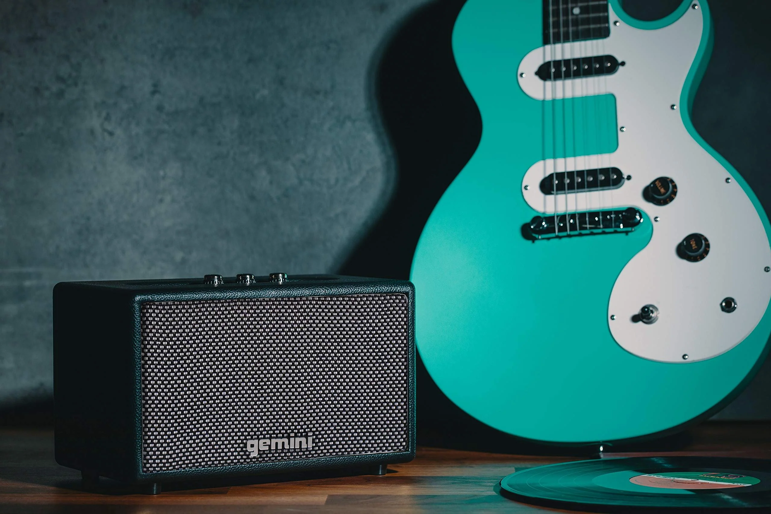 Gemini Sound GTR-200 portable retro Bluetooth speaker — 45W peak, dual 3" woofers, 8-hour battery - Image 5